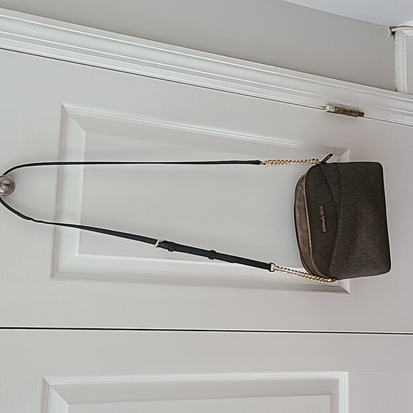 MICHAEL Michael Kors Dome Shaped Crossbody - Picture 1 of 9